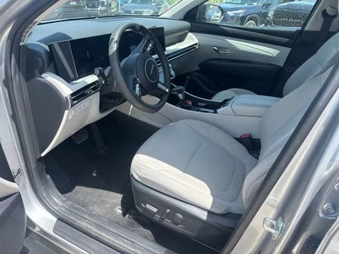Used 2025 Hyundai Tucson SEL FWD image 9