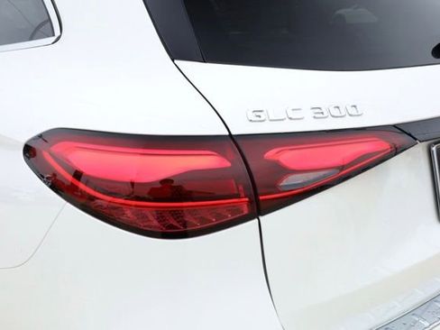 Certified 2023 Mercedes-Benz GLC 300 image 11