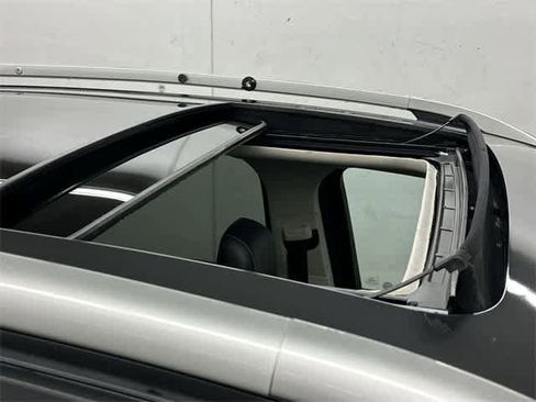 Used 2018 Ford Escape Titanium w/ Ford Safe & Smart Package image 6