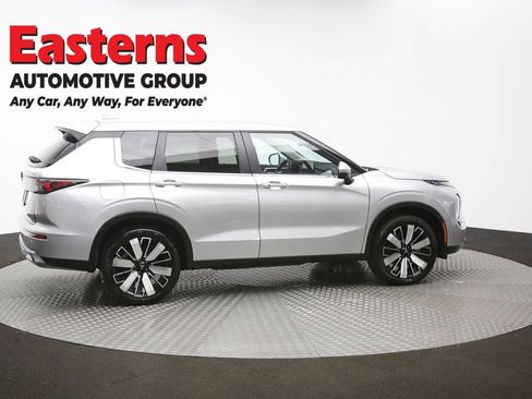 Used 2025 Mitsubishi Outlander SE AWD/4WD image 45