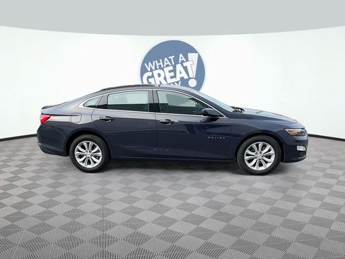 Used 2025 Chevrolet Malibu LT FWD image 4