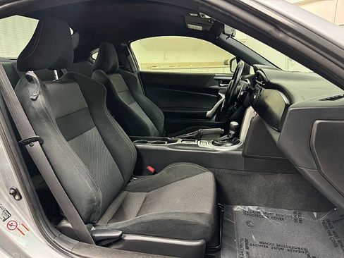 Used 2017 Toyota 86 image 12