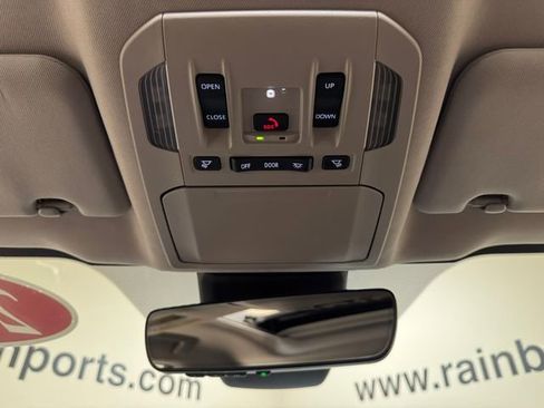 Used 2024 Toyota Highlander XLE image 18