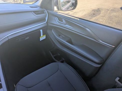 New 2025 Jeep Grand Cherokee L Laredo w/ Luxury Tech Group I image 15