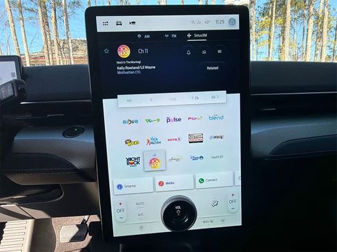 Used 2022 Ford Mustang Mach-E Select image 26