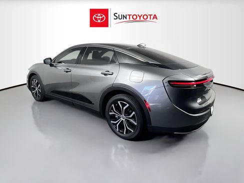 Used 2023 Toyota Crown Limited image 6