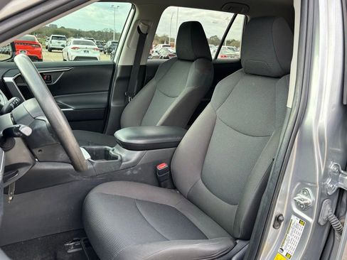 Used 2023 Toyota RAV4 LE image 12