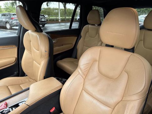 Used 2018 Volvo XC90 T6 Inscription w/ Convenience Package image 11