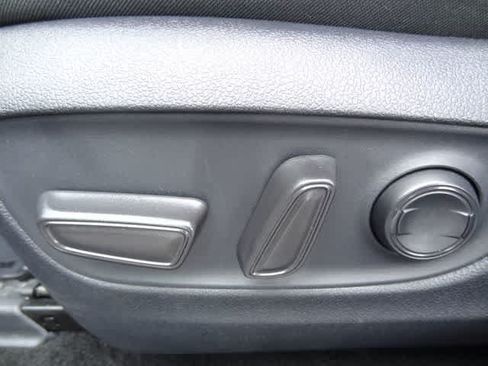 Certified 2025 Toyota RAV4 XLE FWD image 7