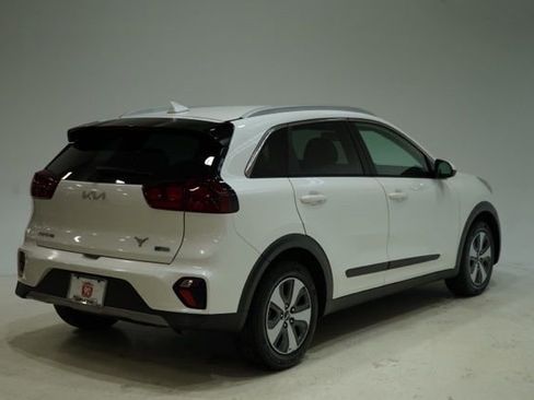 Used 2022 Kia Niro LX image 8