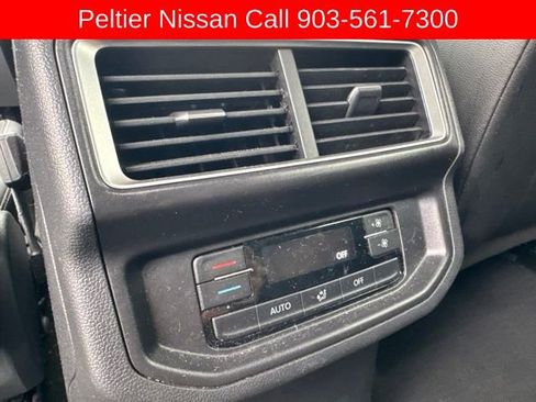 Used 2025 Volkswagen Atlas SE FWD image 21