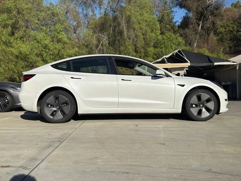 Used 2021 Tesla Model 3 Standard Range Plus RWD image 7