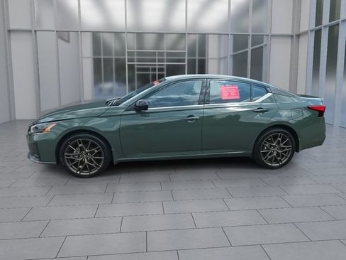Certified 2025 Nissan Altima 2.5 SR w/ SR Premium Package AWD/4WD image 5