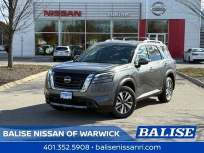 New 2025 Nissan Pathfinder SL w/ Lighting Package (N92)