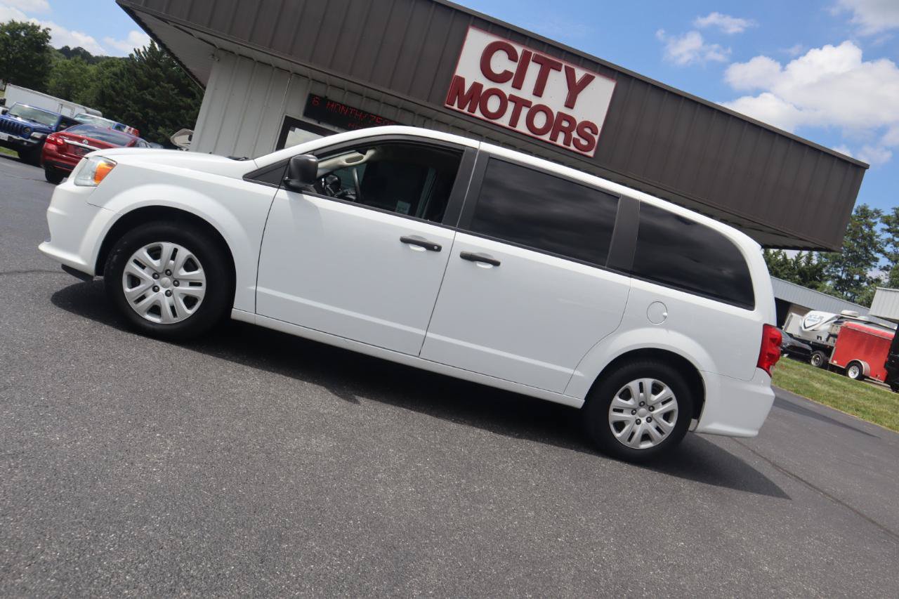 Used 2019 Dodge Grand Caravan SE w/ UConnect Hands-Free Group FWD image 18