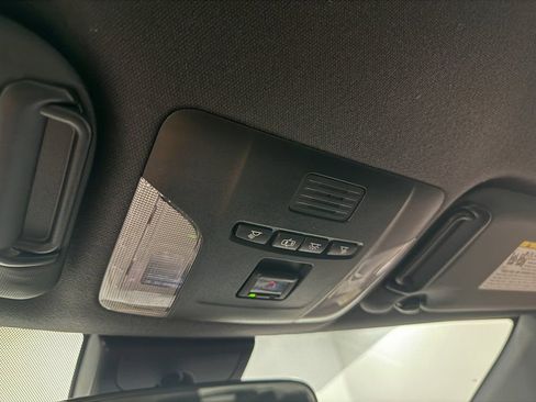 Used 2021 Toyota Corolla SE image 86