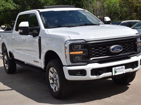 Used 2023 Ford F250 Lariat w/ Lariat Ultimate Package AWD/4WD image 4