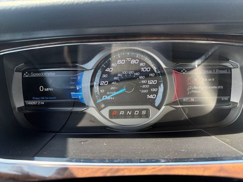 Used 2016 Ford Taurus Limited w/ Equipment Group 301A FWD image 16