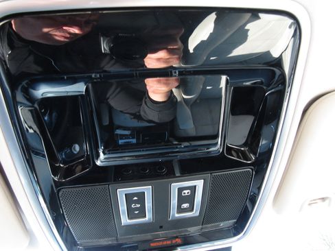 Used 2015 Land Rover Range Rover Supercharged image 40