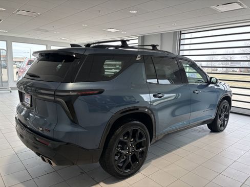 Used 2025 Chevrolet Traverse RS w/ LPO, Floor Liner Package image 6