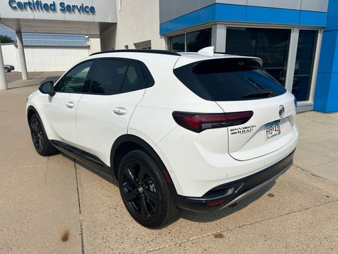 Used 2022 Buick Envision Essence w/ Technology Package II AWD/4WD image 8