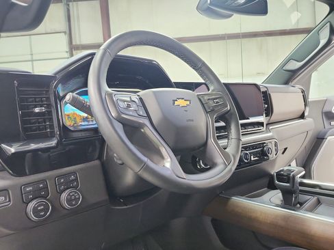 Used 2024 Chevrolet Silverado 1500 High Country AWD/4WD image 18