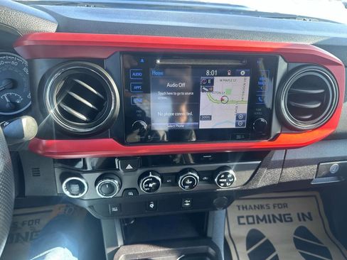 Used 2016 Toyota Tacoma TRD Sport image 15