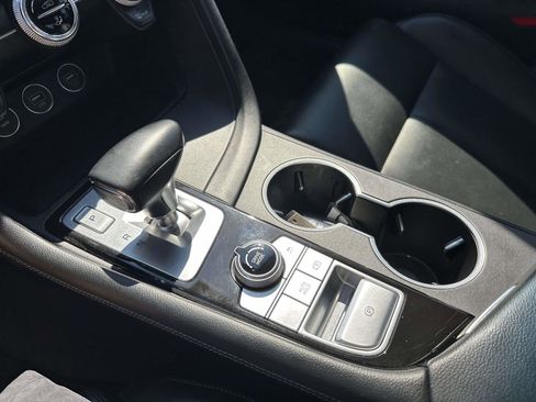 Used 2023 Genesis G70 2.0T image 27