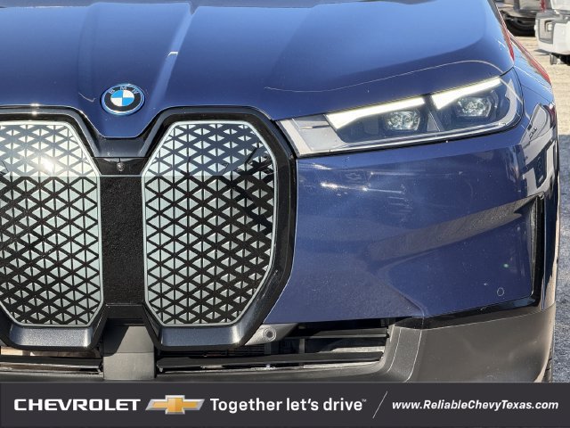 Used 2022 BMW iX xDrive50 w/ Premium Package AWD/4WD image 9