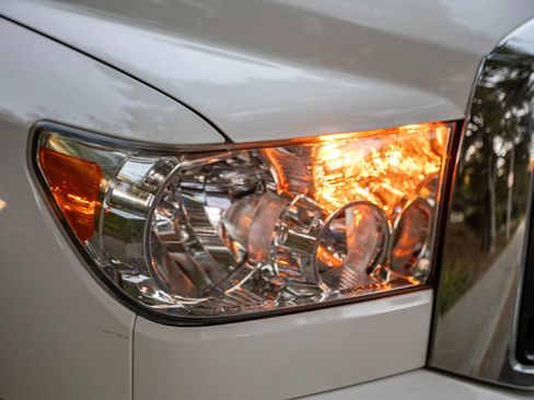 Used 2012 Toyota Tundra 2WD Double Cab image 10