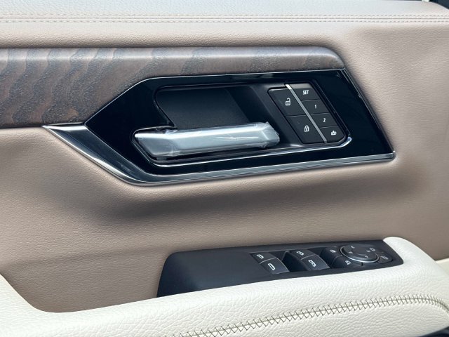 New 2026 GMC Yukon Denali w/ Advanced Technology Package AWD/4WD image 17