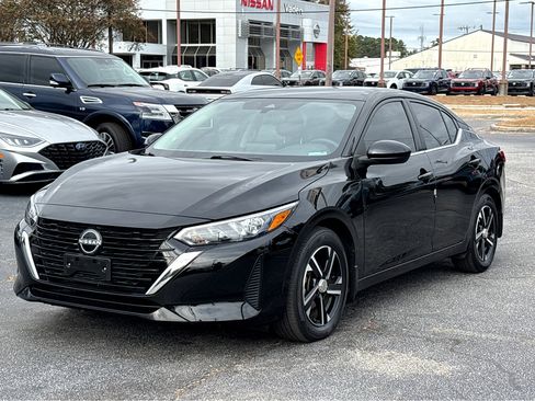 Used 2024 Nissan Sentra SV image 3