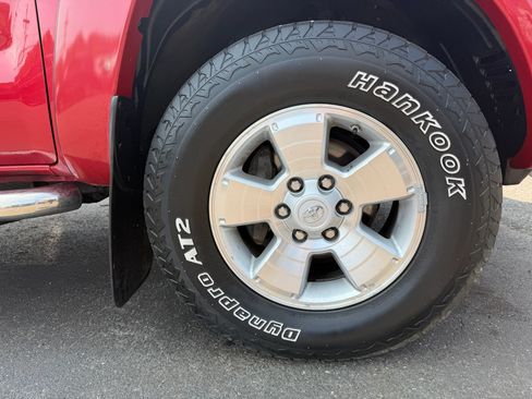 Used 2011 Toyota Tacoma 4x4 Access Cab V6 w/ TRD Sport Pkg image 22