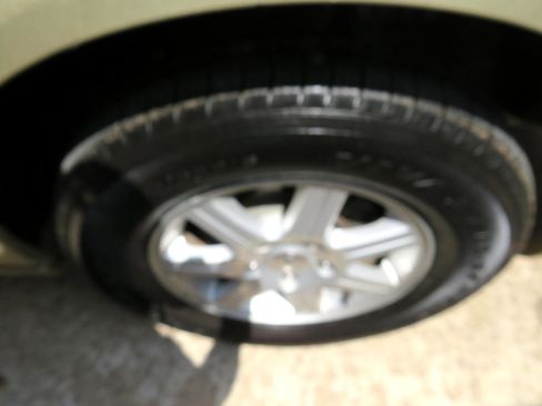 Used 2012 Chrysler Town & Country Touring image 18