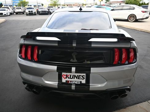 Used 2021 Ford Mustang Shelby GT500 w/ Technology Package RWD image 9