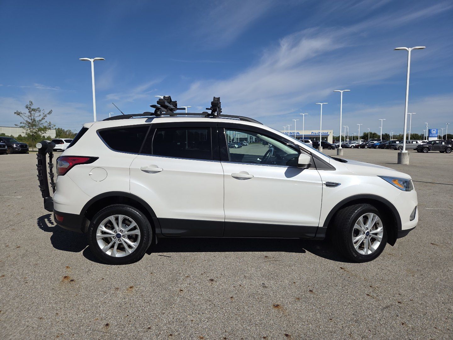 Used 2017 Ford Escape SE w/ SE Leather Comfort Package AWD/4WD image 17