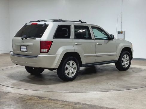 Used 2010 Jeep Grand Cherokee Laredo AWD/4WD image 8