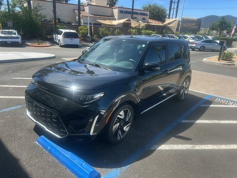 Used 2023 Kia Soul GT-Line w/ GT-Line Technology Package FWD image 3