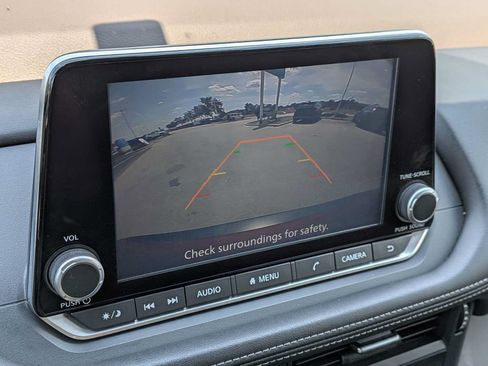 Used 2021 Nissan Rogue S FWD image 25