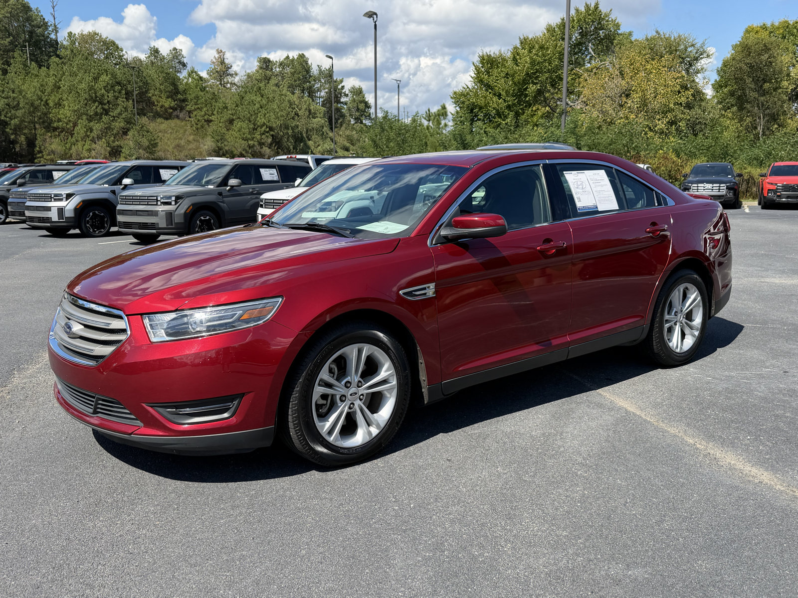 Used 2018 Ford Taurus SEL FWD image 1