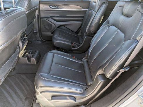 Certified 2024 Jeep Grand Cherokee L Limited w/ Luxury Tech Group II image 25