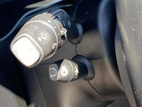 Used 2021 Mercedes-Benz GLC 300 4MATIC image 29