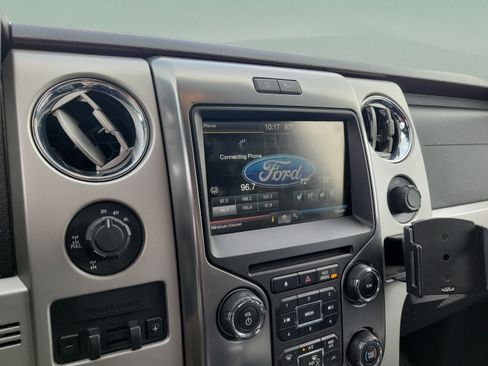Used 2014 Ford F150 FX4 w/ Equipment Group 402A Luxury AWD/4WD image 17