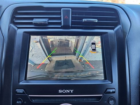 Used 2020 Ford Fusion Titanium image 32