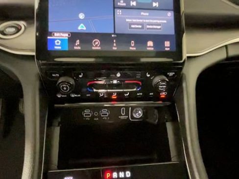 Used 2023 Jeep Grand Cherokee 4WD 4xe image 34