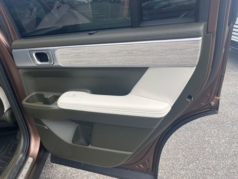 Used 2025 Hyundai Santa Fe Calligraphy image 9