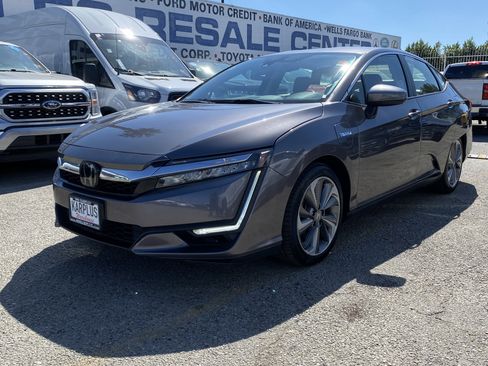 Used 2021 Honda Clarity Plug-In Hybrid image 2
