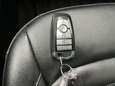Used 2021 Ford Edge SEL w/ Convenience Package AWD/4WD image 32