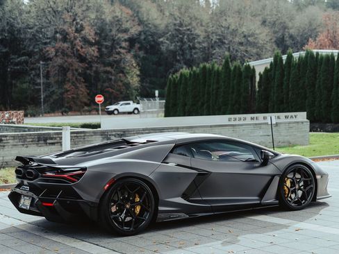 Used 2025 Lamborghini Revuelto AWD/4WD image 6