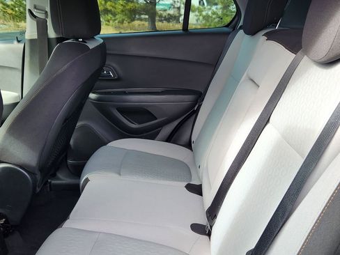 Used 2017 Chevrolet Trax LS image 10